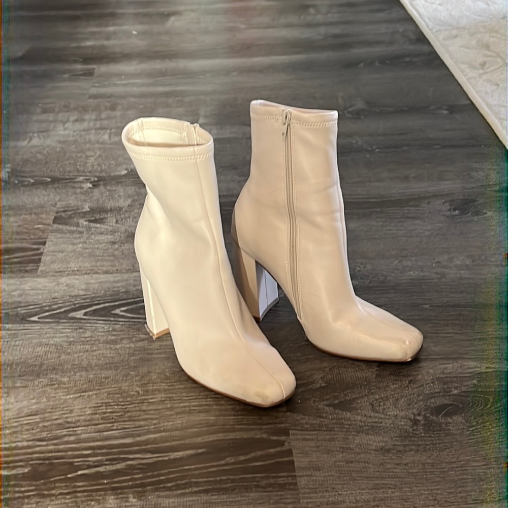 Steve Madden heeled white booties